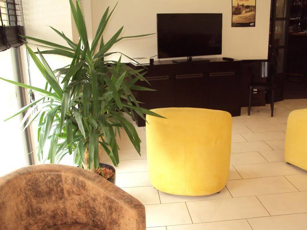 Hotel Anne De Bretagne 2*